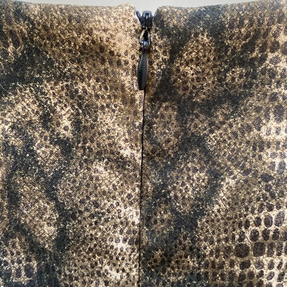 C D C Short Sleeve Dress - Picture 5 of 6